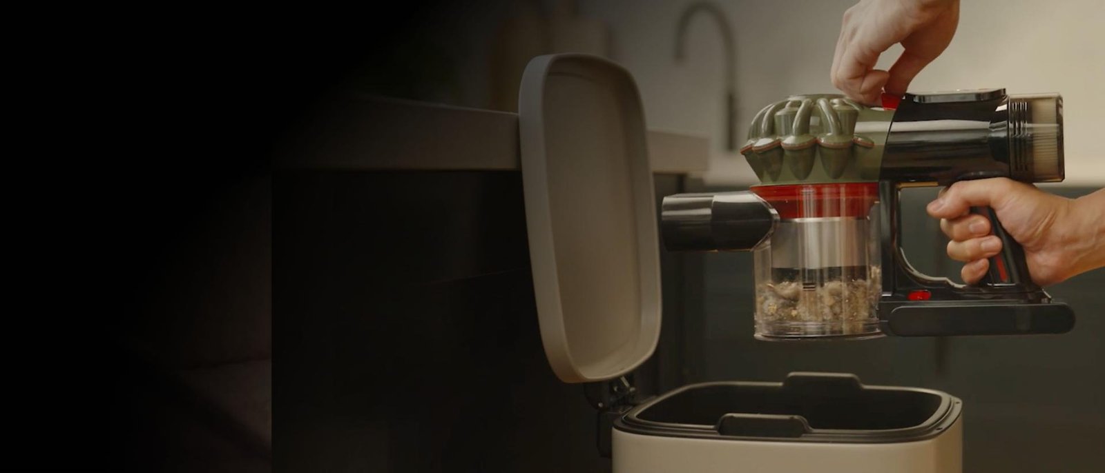 Dyson V8 Cyclone vacuum - Image 8